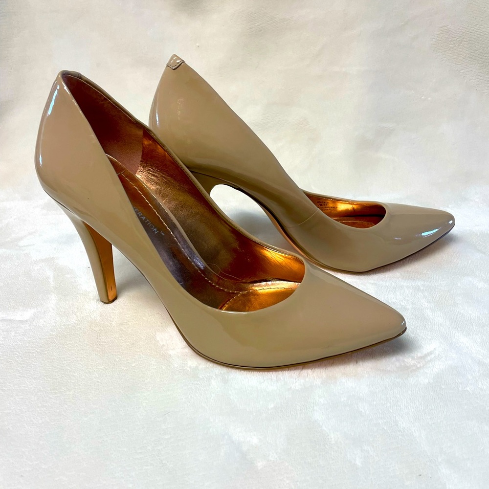 Patent Tan 4” Heels / size 7